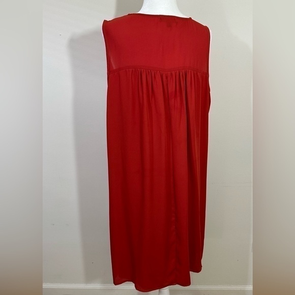Luxology sz 14 dress in a tomato color. Sheer overlay gives a gentle fullness - Picture 6 of 13